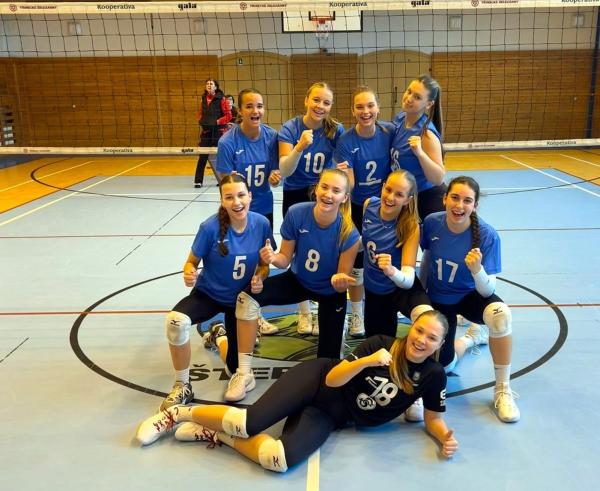 Výsledkový souhrn první čtvrtiny soutěží mladších týmů Sokola Šternberk. Nejvíce se daří osmnáctce
